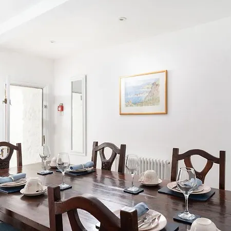 Camilla House Garden Flat Apartment *